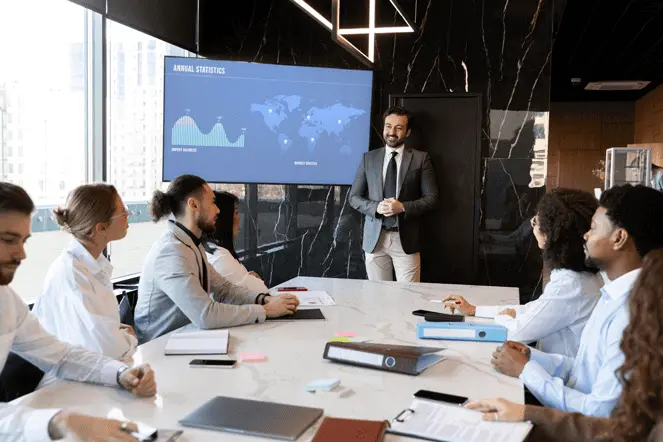 تحسين تجربة العملاء وزيادة رضاهم